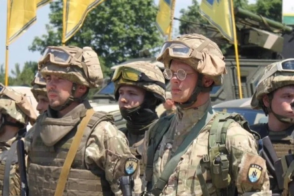 Протасевич (в центре во второй шеренге) не скрывал своего участия в боевых действиях на территории Донбасса. Фото: Из материалов дела на Протасевича