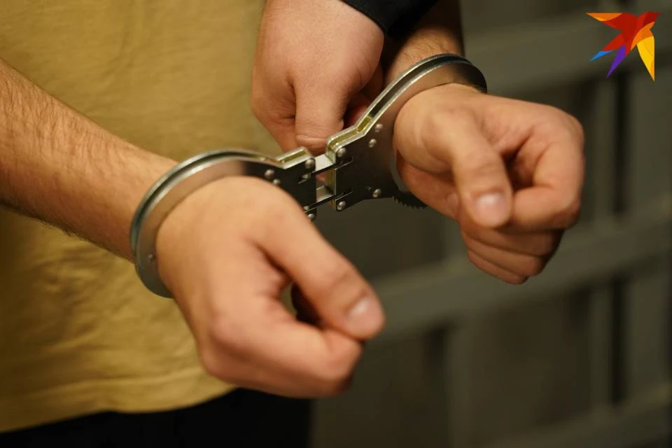 Мурманчанину грозит до 15 лет лишения свободы за попытку убить соседку.