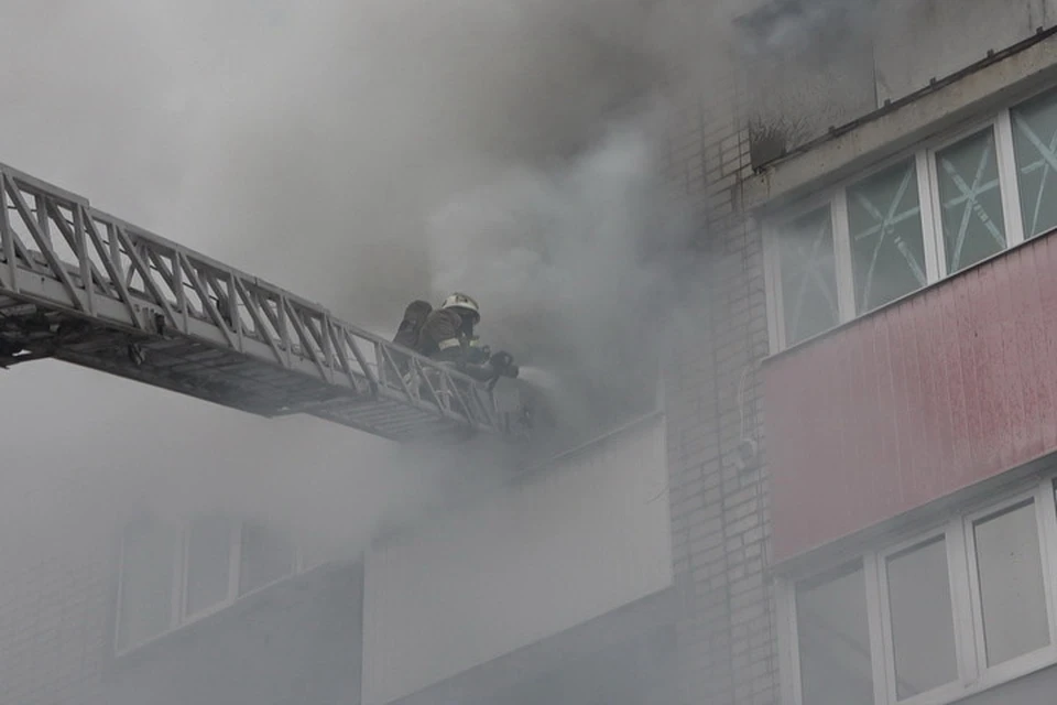 Трагедия случилась в однокомнатной квартире на четвертом этаже девятиэтажного дома. Фото: МЧС ЛНР