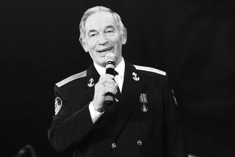 Больше сорока лет своей жизни он отдал служению музыке и творчеству, воспитал не одно поколение певцов. Фото: Ансамбль песни и пляски Северного Флота / vk.com/ansamblsf