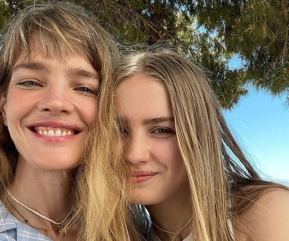 Наталья Водянова и ее 15-летняя дочь Нева.