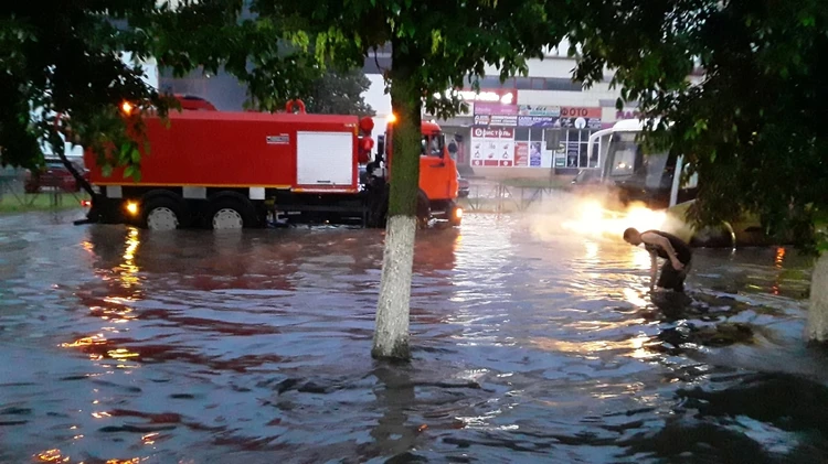 В Рязани 12 июня после ливня затопило почти все низкие места города
