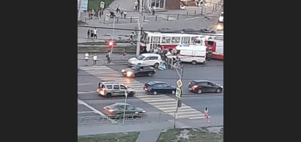 Мотоциклиста увезли в больницу. Фото - соцсети