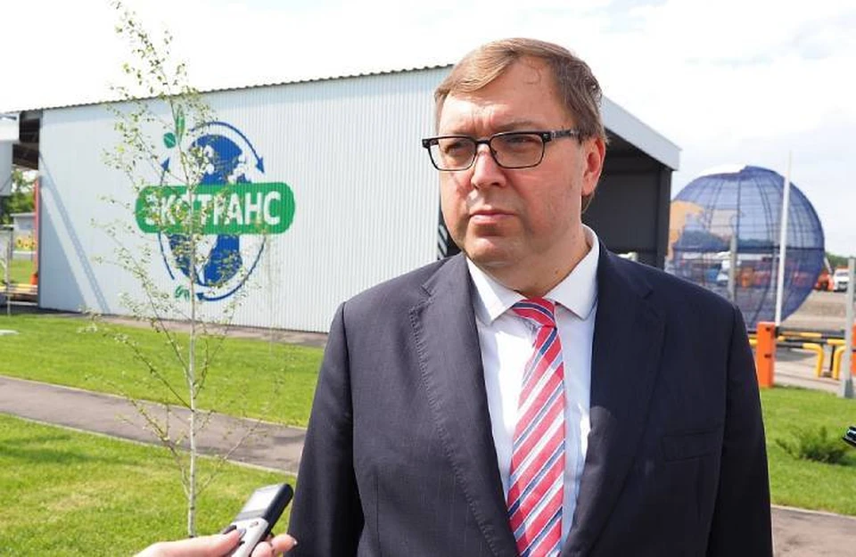 Председатель Заксобрания Ростовской области Александр Ищенко посетил Неклиновский межмуниципальный экологический отходоперерабатывающий комплекс, а затем обсудил с коллегами проблемы, связанные с экологией. Фото: пресс-служба Заксобрания
