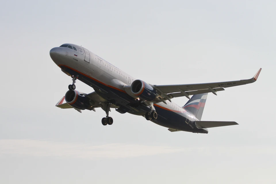 Полеты осуществляется авиакомпанией AZUR air.