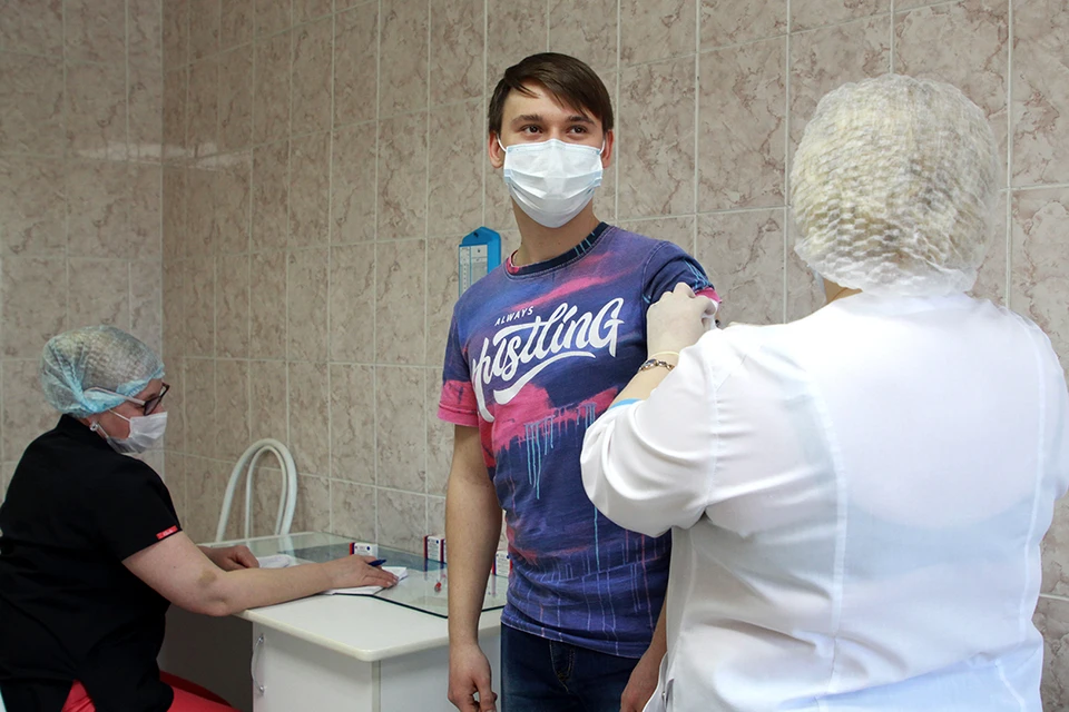 Как идет вакцинация и можно ли выбрать препарат: Яков Сандаков рассказал о прививках от коронавируса в Иркутской области.