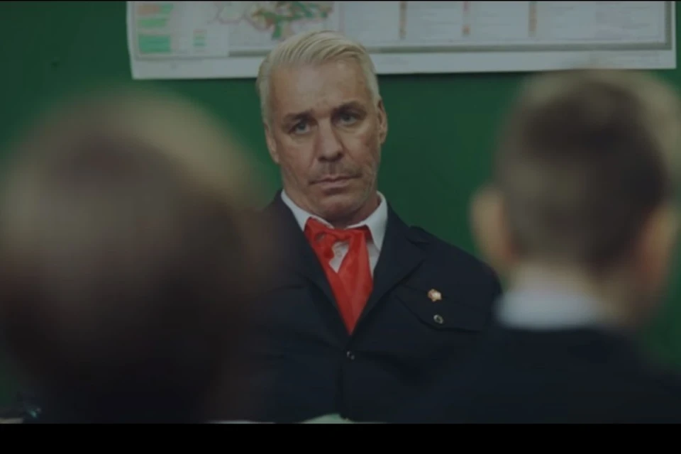 Вокалист Rammstein Тилль Линдеманн опубликовал короткометражный фильм «Я ненавижу детей»