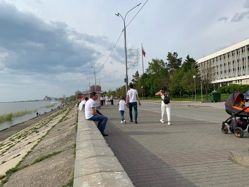 Первый месяц лета подходит к концу, а лето томичи пока и не увидели...