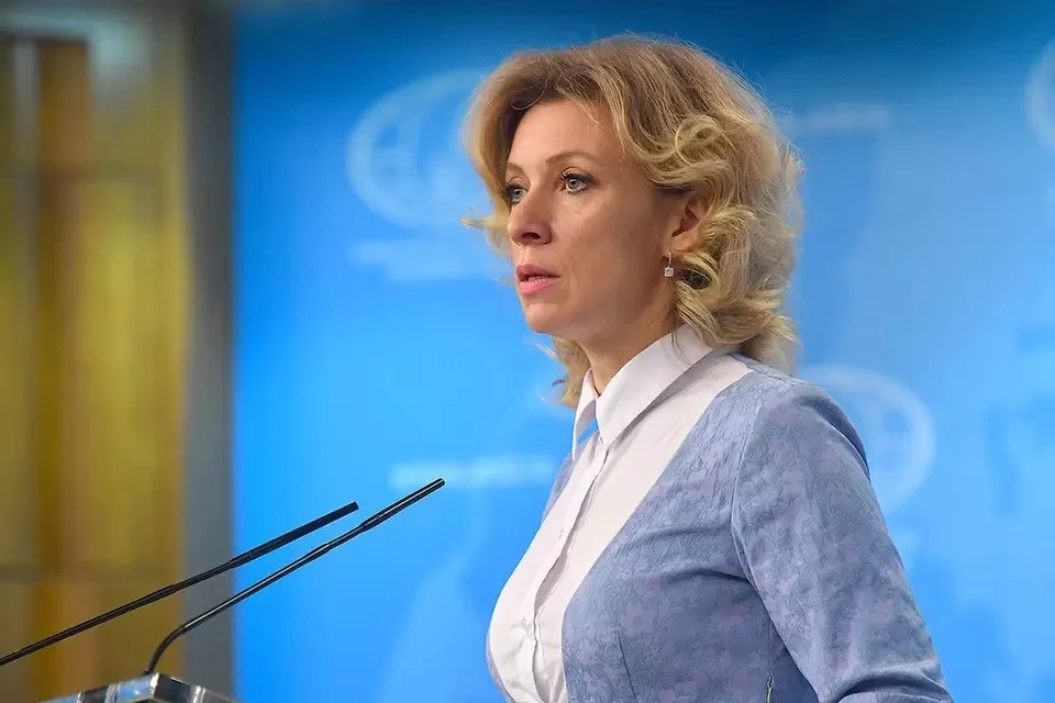 Захарова заявила, что выдача паспортов РФ жителям Донбасса – вынужденная мера