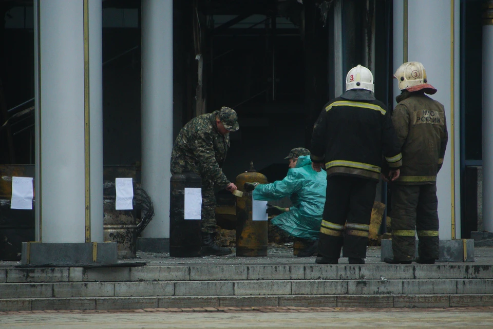 Владелец клуба просит приморцев помочь в поисках поджигателя.