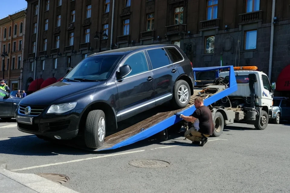 Петербуржцев предупредили об эвакуации авто на некоторых улиц во время четвертьфинала на Евро-2020.