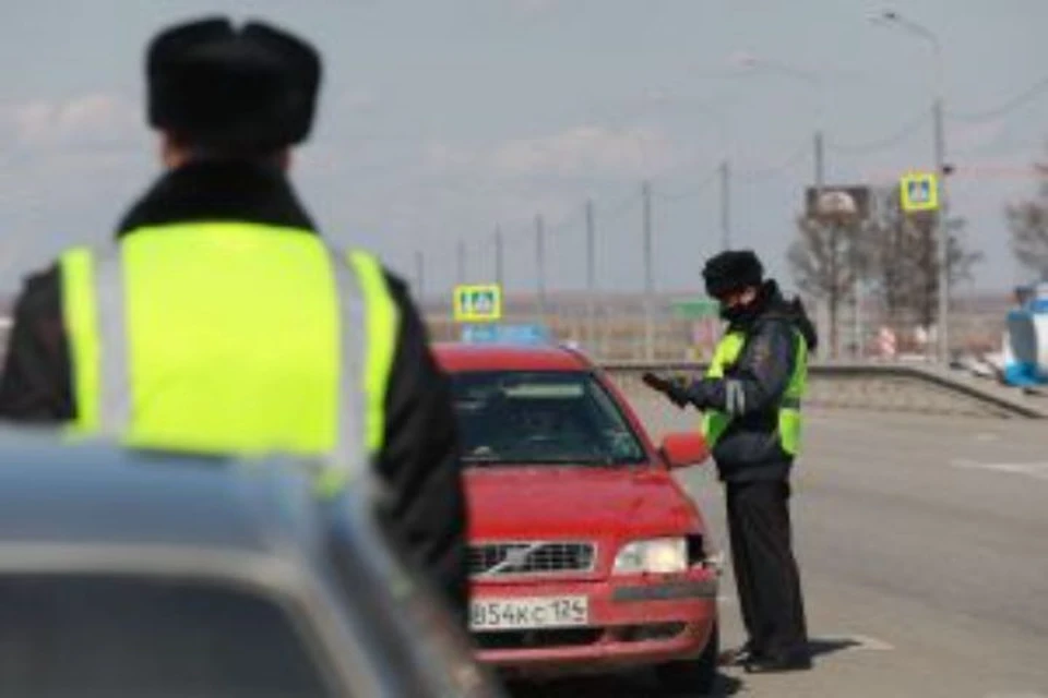 Житель Ярославской области предложил взятку в 30 тысяч рублей сотруднику ГИБДД