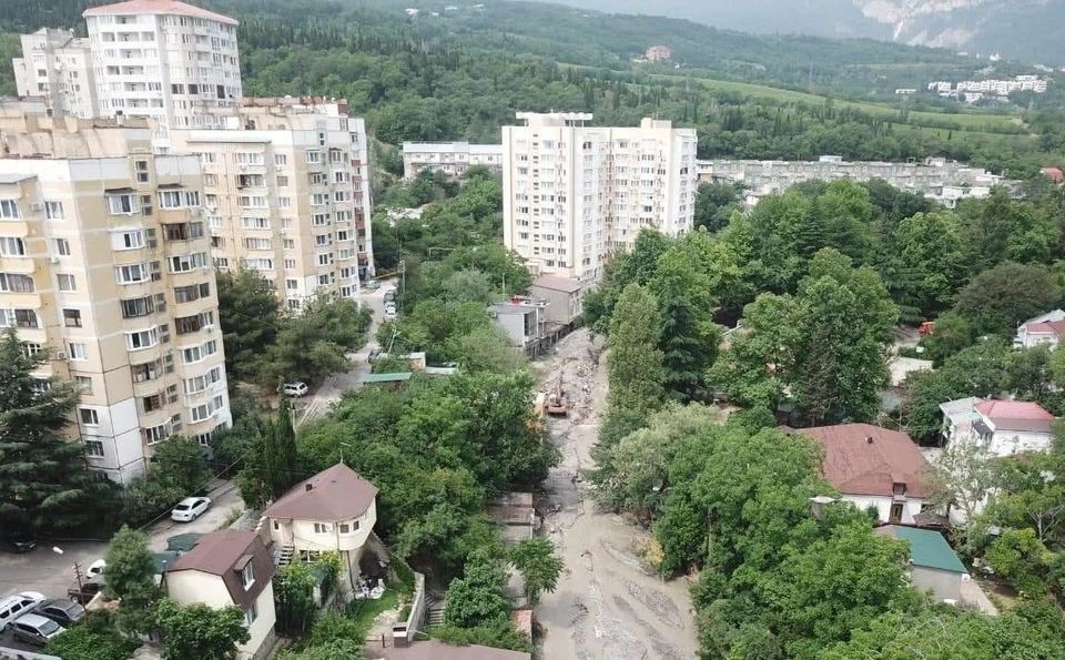 Работа по выявлению незаконных объектов в городе проводится каждый день. Фото: пресс-служба администрации Симферополя.