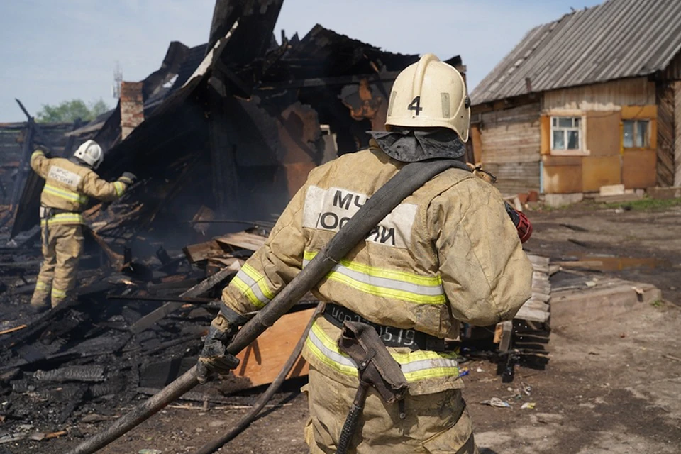 Пожар в областном центре унес жизнь 1 томича, нанеся нескольким квартирам в многоэтажке материальный ущерб. Причины возгорания устанавливаются.