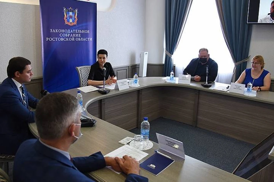 В Заксобрании состоялась презентация проекта «МФЦ – общественные приемные органов власти и организаций» для Департамента информационных технологий Москвы. Фото: пресс-служба ЗС РО