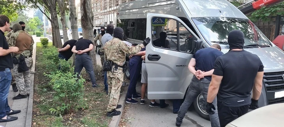 Силовики задержали сразу 10 человек. Фото: пресс-служба ГУ МВД по Ростовской области.