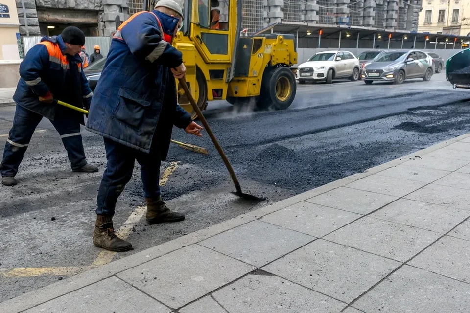 Санкт-Петербург получит почти 1 млрд рублей из федерального бюджета на ремонт дорог.