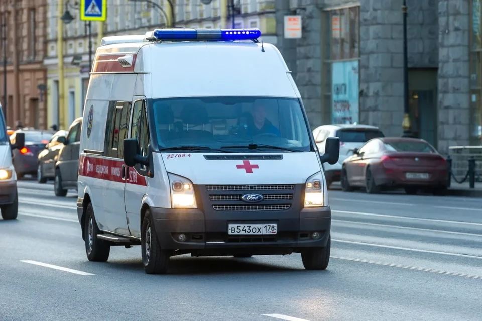 В Ленобласти жена обнаружила мертвого мужа после празднования дня рождения.
