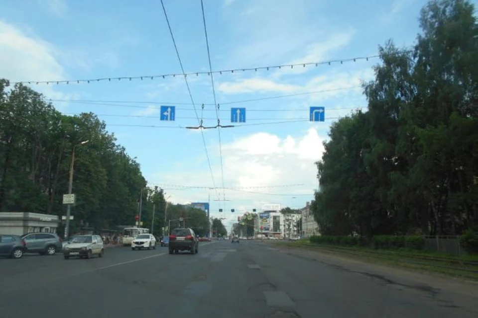 Состояние дороги по проспекту Октября небезопасно.