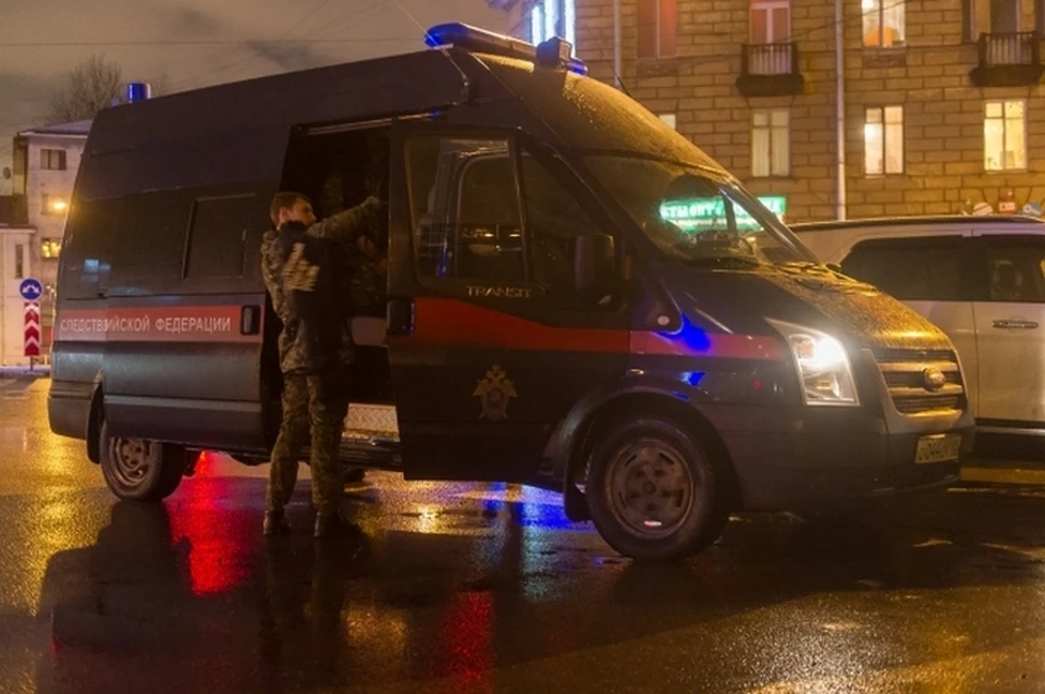 Мужчина задушил свою знакомую в припаркованной у дома машине