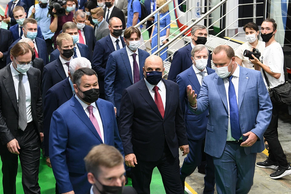 Михаил Мишустин, Игорь Руденя и другие высокие гости в ходе визита следовали антиковидным правилам. Фото: ПТО