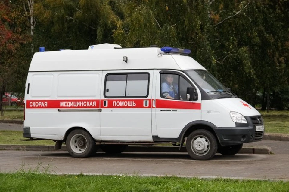 "Скорая" отвезла ребенка в больницу.
