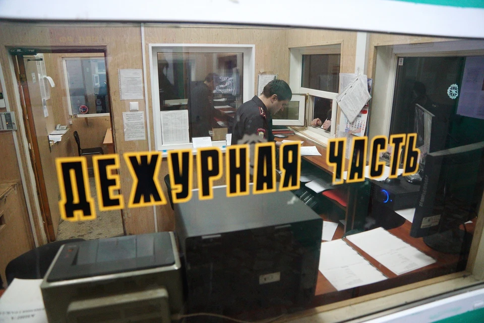 Дебоширов доставили в отделение полиции