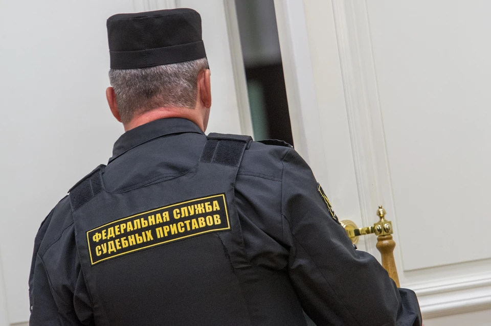 Приставы и полиция оцепили здание Sport Palace на Крестовском острове