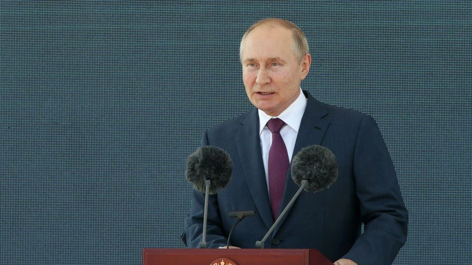 Владимир Путин открыл авиасалон МАКС-2021