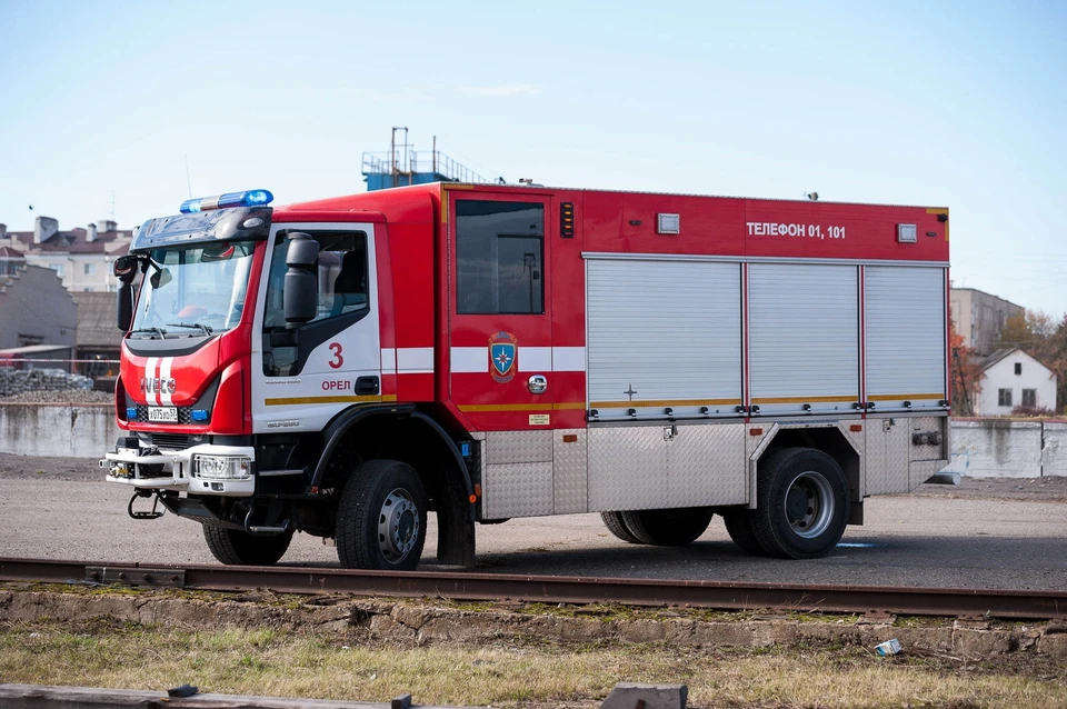 В Орле спасатели вызволили из смотровой ямы мужчину