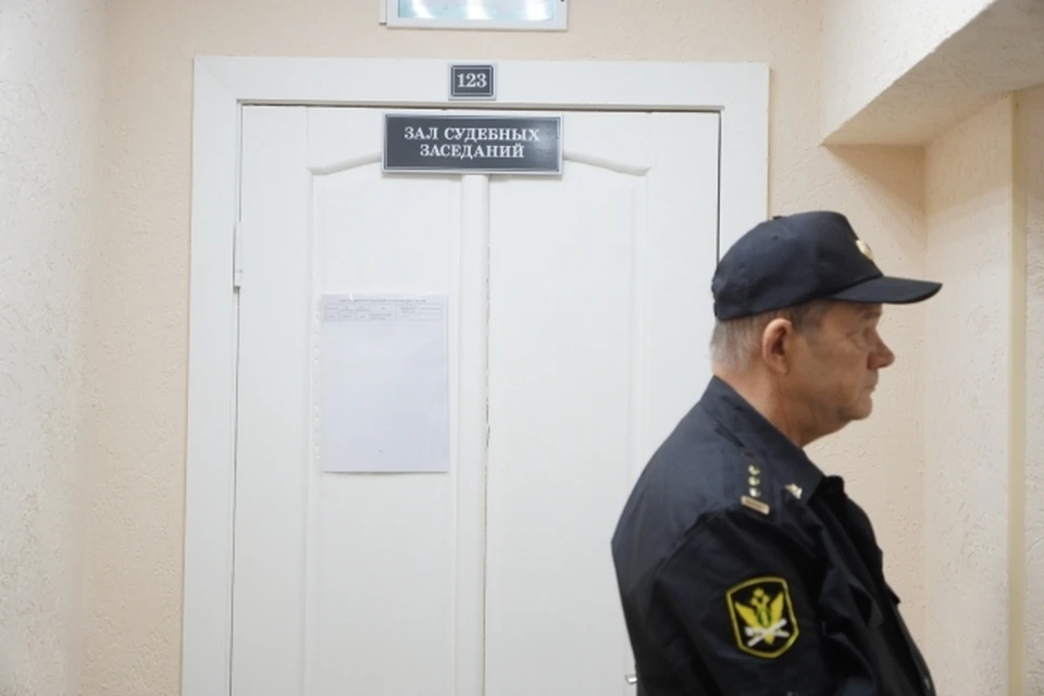 Омичка в суде доказала, что коллекторы затерроризировали ее звонками.