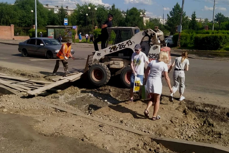 «Ни шатко, ни валко»: мэр Красноярска Еремин устроил внеплановую проверку ремонта на Павлова. Фото: Инстаграм/Сергей Еремин