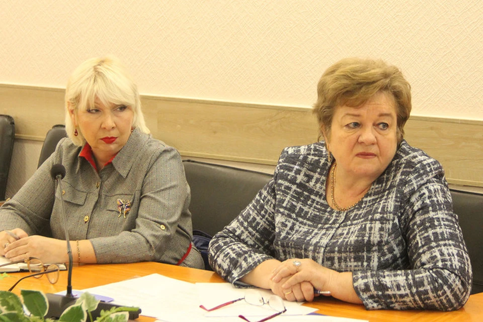 Надежда Муратова на заседании в областном правительстве. На фото - справа.