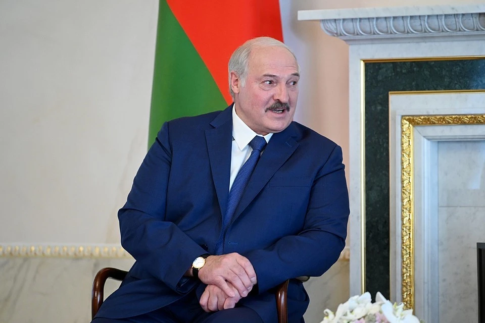 Лукашенко вернул на доработку предложения по поправкам в конституцию