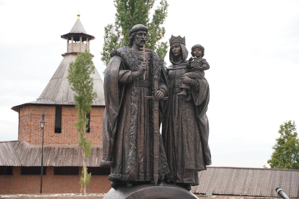 Памятник Дмитрию Донскому и Ефросинии открыли в Нижнем Новгороде Фото: сообщает пресс-служба правительства Нижегородской области