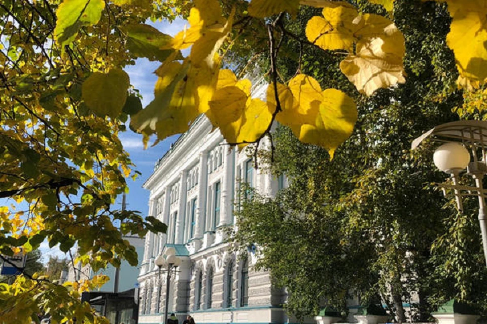 Скоро осень, за окнами август... В этом месяце погода будет устойчиво теплой, временами даже жаркой. При этом влажность воздуха также будет высокой. Фото Валерия Доронина, пресс-служба мэрии Томска.