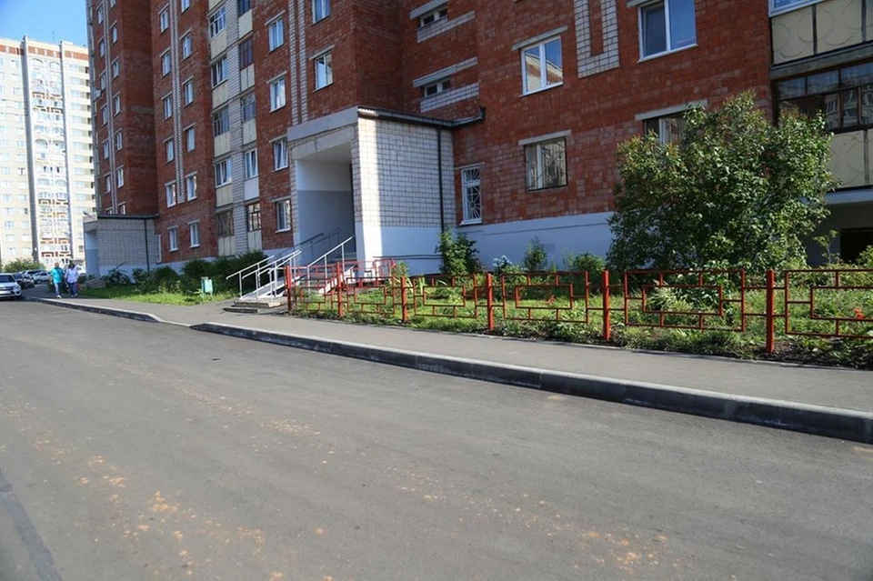 Во дворах на ул. Союзная, 145 и ул. Союзная, 27, 35 осталось установить детские площадки