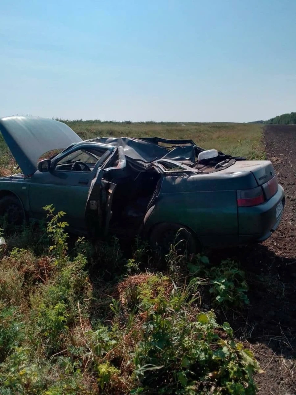 Водитель не справился с управлением и опрокинулся