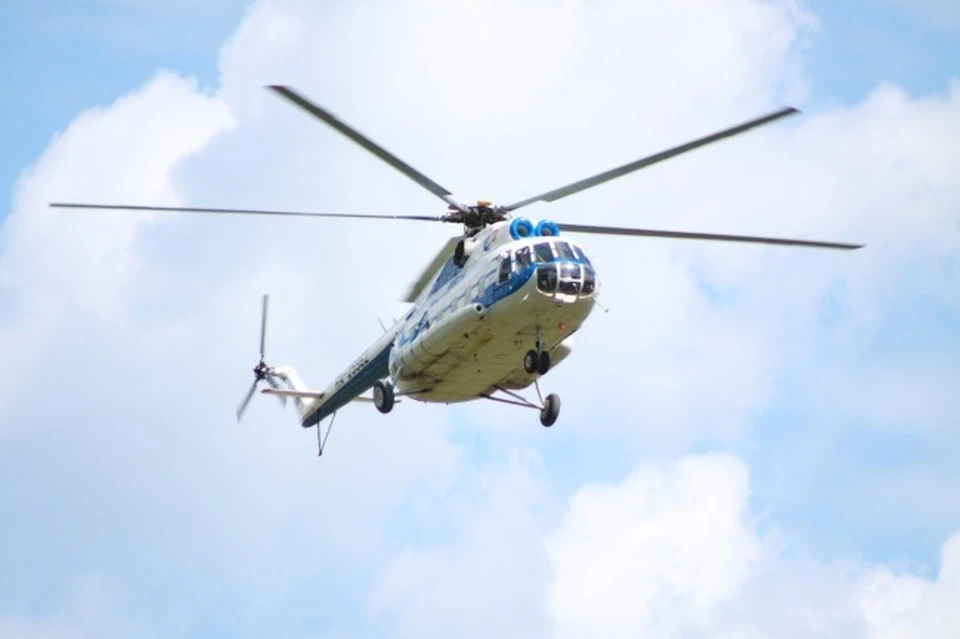 Вертолет авиакомпании «Витязь Аэро» вез 13 туристов на экскурсию в Южно-Камчатском заказнике