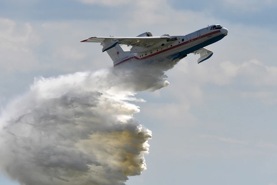 Самолет Бе-200 не имеет аналогов в мире и предназначен для тушения средних и крупных пожаров