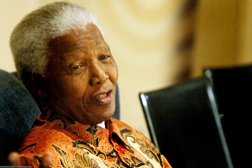 В годы апартеида Мандела 27 лет провел в тюрьме