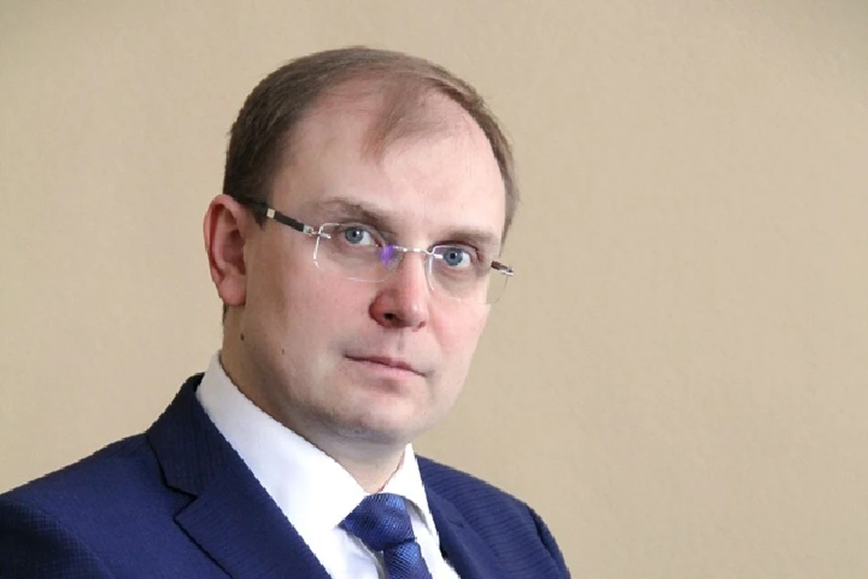 По словам Смекалина, он остается в системе госуправления. Фото: ulgov.ru