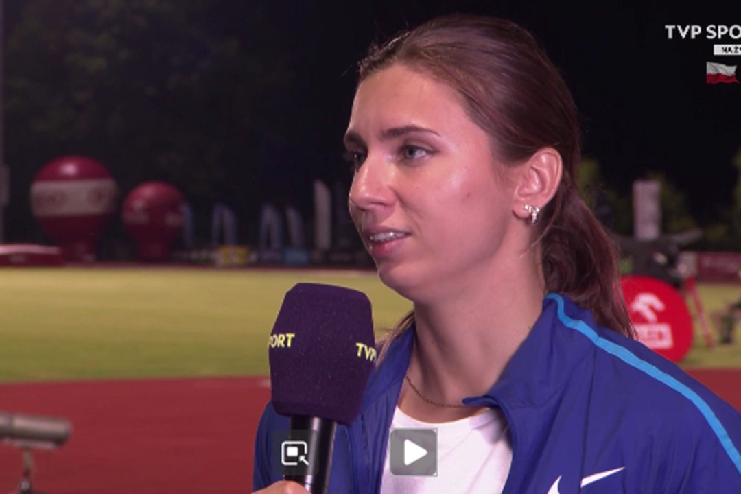 Тимановская дает интервью на первом турнире после Олимпиады. Фото: кадр видео sport.tvp.pl