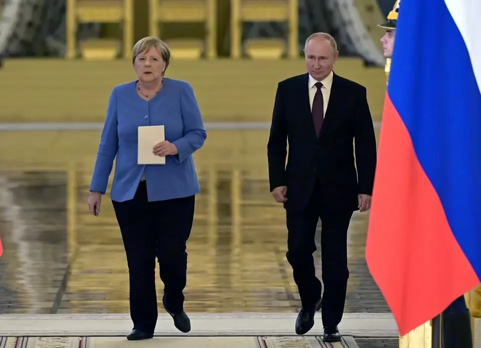 Меркель заявила, что не признает Крым российским
