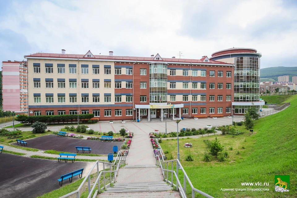 Решение о дополнительном ремонте в образовательных учреждениях принял глава города. Фото: vlc.ru