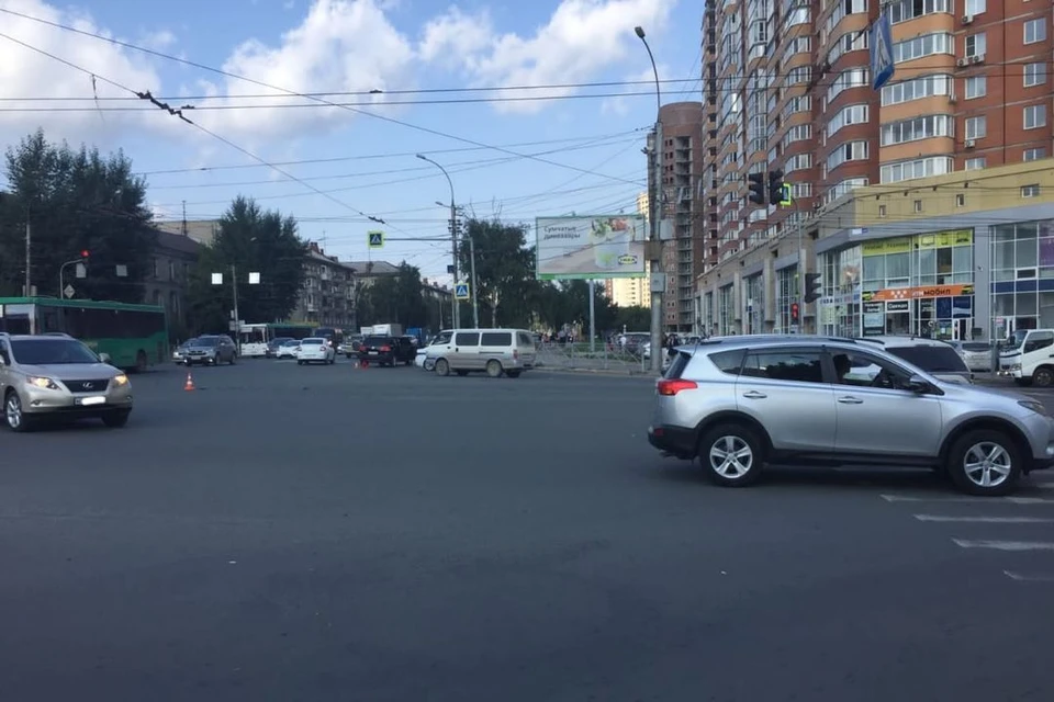 В Новосибирске при столкновении двух иномарок пострадали сразу три ребенка. Фото: Госавтоинспекция по Новосибирску