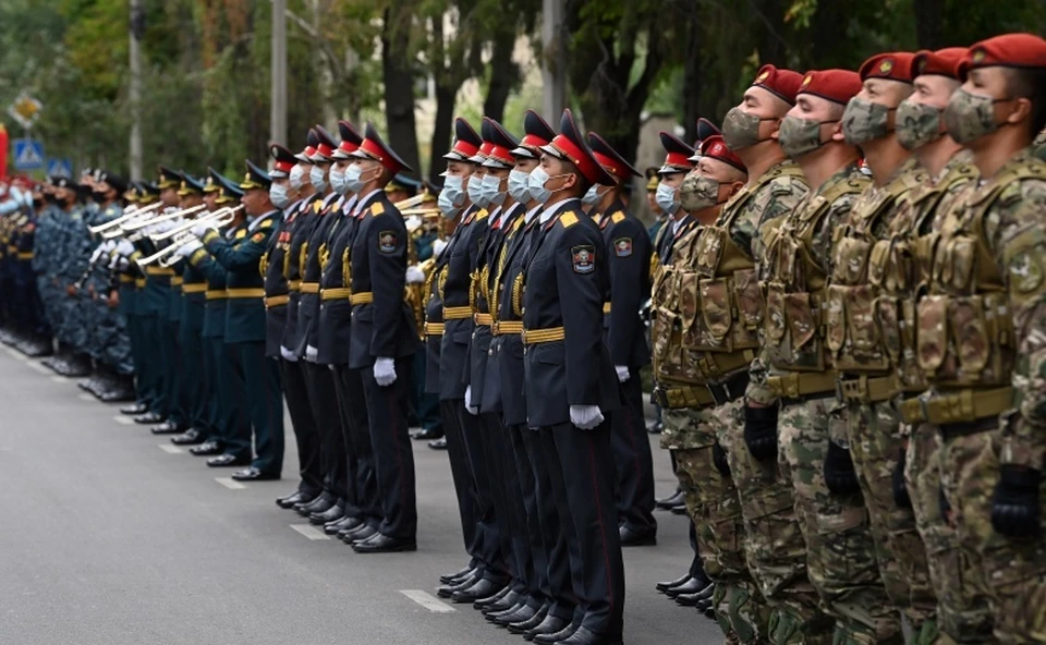 В Бишкеке отмечается 80-летие Внутренних войск МВД.