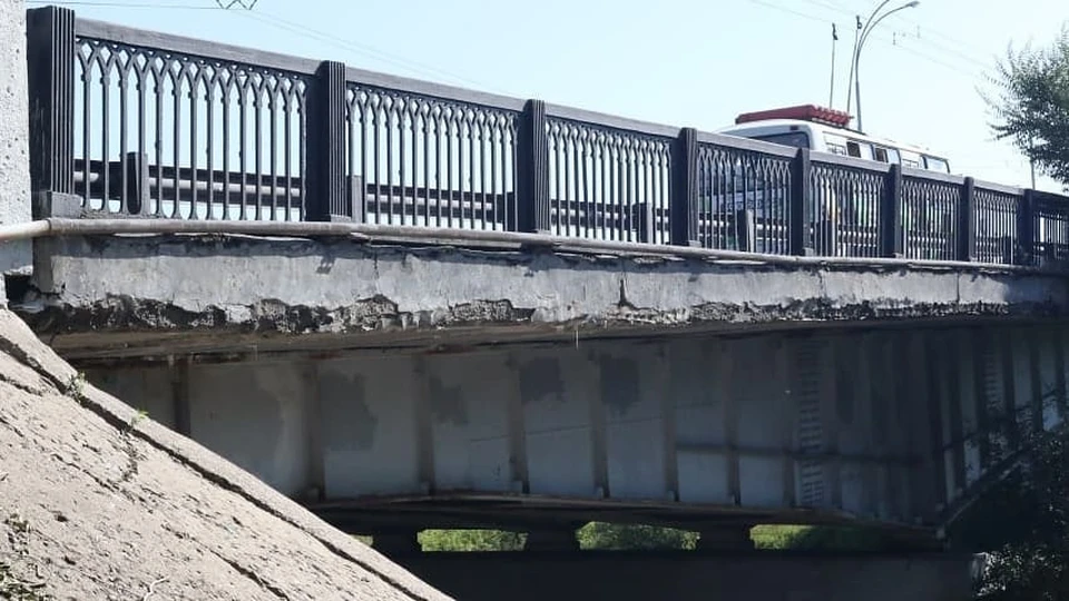 Илья Середюк сообщил о ремонте моста в центре Кемерова. Фото: Instagram/ilyaseredyuk.