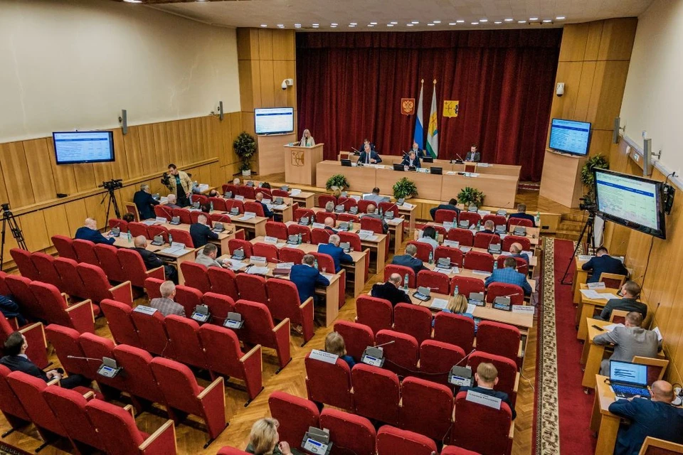 26 августа депутаты Законодательного Собрания Кировской области собрались на внеочередное пленарное заседание. Фото: zsko.ru