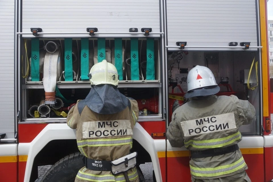 Жилой дом горит на улице Чукотская в Иркутске